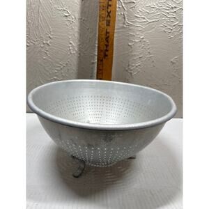Vintage Wear-Ever Aluminum Colander Self-Standing Footed A-3125 Made in‎ USA